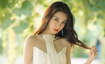 แองเจล่าที่รักอย่างมีความสุขกับเด็กชายญี่ปุ่นทำให้เขาหมดแรง