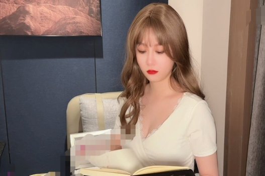 หลานสาวอยู่ที่บ้านของลุงเพื่อตรวจสอบการสอบของมหาวิทยาลัยเพื่อพบกับบา ธ และตอนจบ