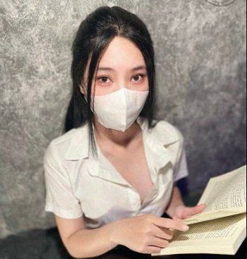 ครูมีเพศสัมพันธ์กับนักเรียนในระหว่างการตรวจสอบการสอบ