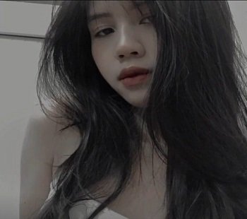 Hoang Nhi Girl เชี่ยวชาญด้านแตงโม