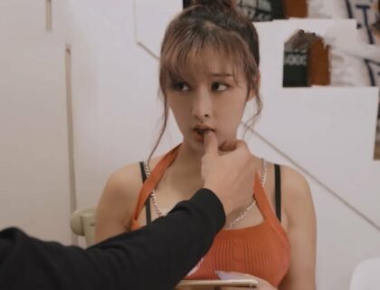 ไปที่ท่าเรือน้องสาวเพื่อค้นหาออนไลน์เป็นครั้งแรกในชีวิตจริง