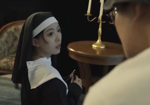 หลังจาก 10 ปีของการได้เห็นครูที่น่าเกลียดการยังคงนำนักเรียนหญิงเข้าสู่เรื่องรัก ๆ ใคร่ ๆ ที่ร้อนแรง