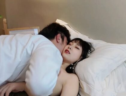 ความสุขกับหญิงสาวเพิ่งคุ้นเคยกับคืนลึกลับที่โรงแรม
