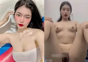 Tu anh แช่อยู่ในทะเลแสดงร่างกายที่ร้อนแรงของเธอ